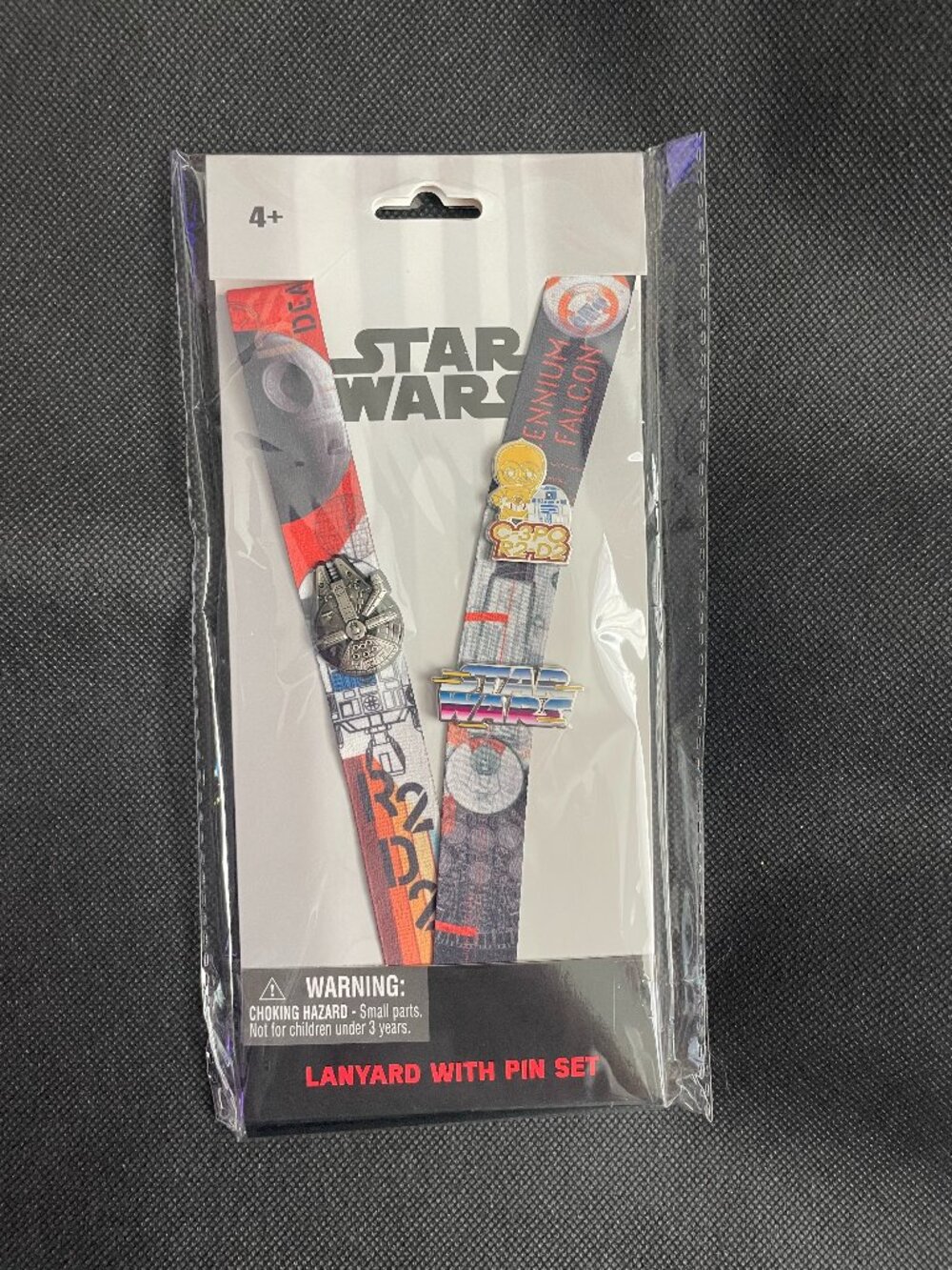 1 star wars lanyard + 3 star wars pins